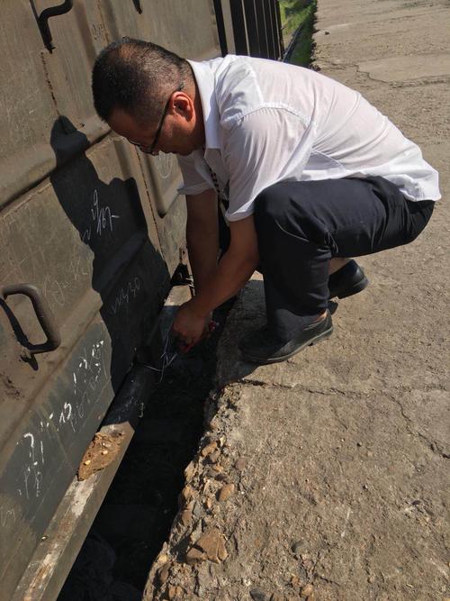 外勤貨運員作業(yè)標(biāo)準(zhǔn)有哪些外勤貨運員作業(yè)標(biāo)準(zhǔn)有哪些內(nèi)容